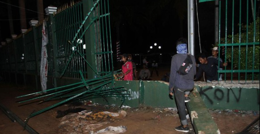 Dampak Demo Hari Ini Terhadap Fasilitas DPR