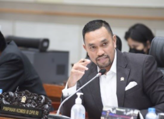Ahmad Sahroni dalam aktivitas politik sebagai anggota DPR dan tokoh Partai NasDem