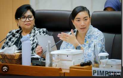 Keponakan Prabowo Rahayu Saraswati