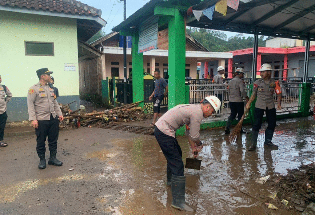 Update Banjir Garut 121 Rumah Rusak Evakuasi Dibuka: Ini Fakta Lengkap Bencana di Banyuresmi