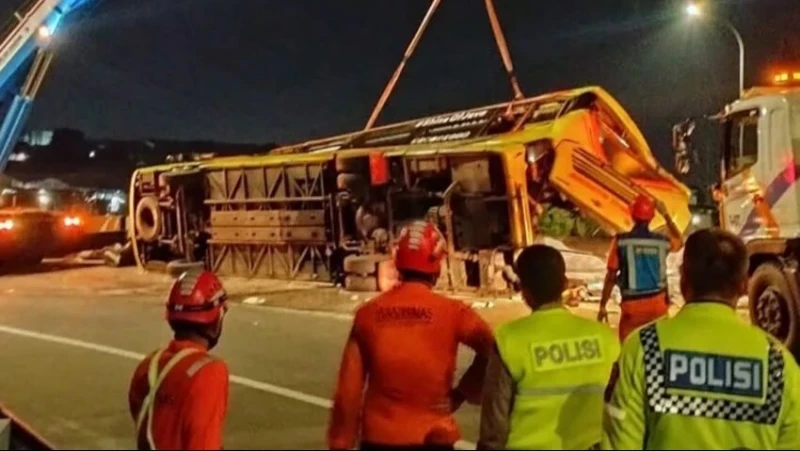 Tragedi Bus Cahaya Trans Tewaskan 16 Orang di Tol