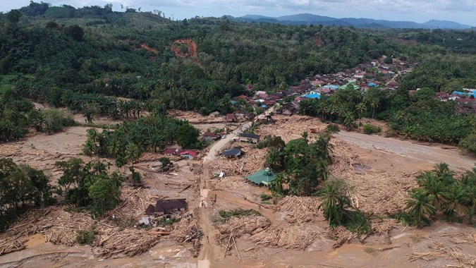 WALHI Kritik 50 Hari Banjir Sumatera Belum Pulih